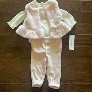 Cute set with furry vest!